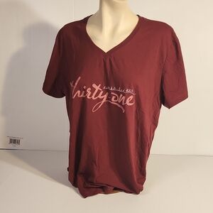 ❤️ 3/$20 bundle item! Thirty-one rep shirt 2x v-neck t-shirt